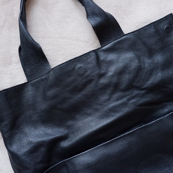 SOLD- COS Large Grained Leather Bag - Picture 7 of 11